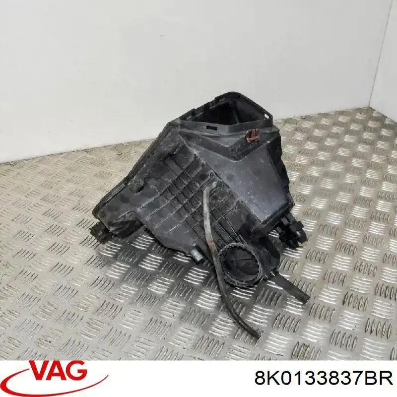8K0133837BR VAG Obudowa filtra powietrza