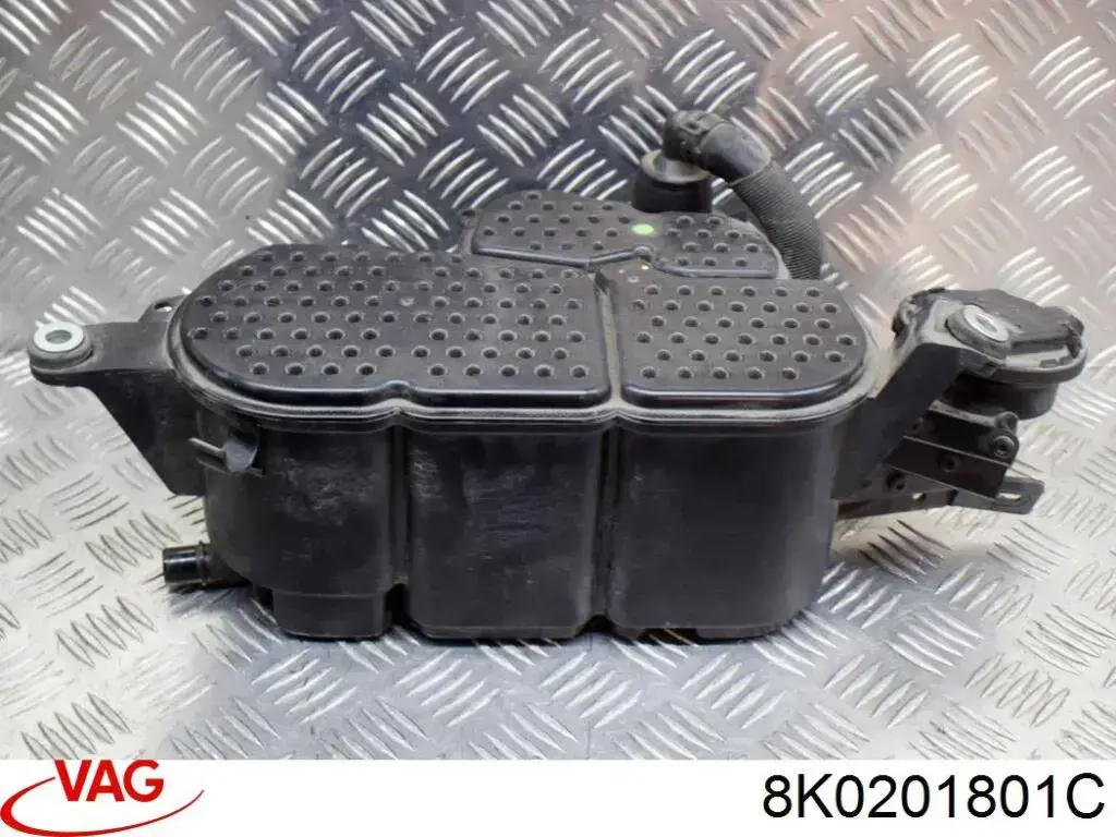 Do koszyka POCHŁANIACZ PAR PALIWA Audi A5  8T3