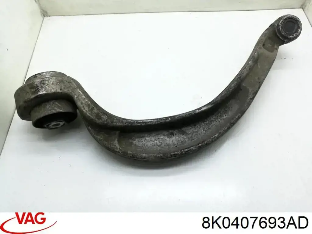 Wahacz zawieszenia przedniego dolny lewy VAG 8K0407693AD cena, od 111,57 USD