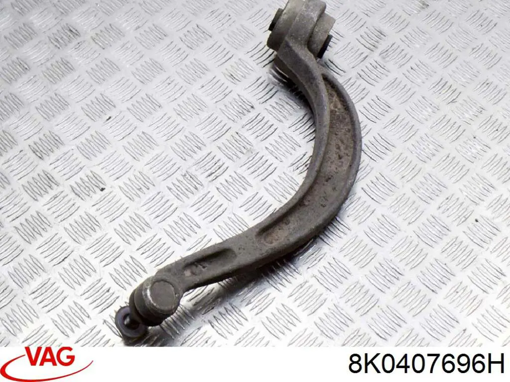 Wahacz zawieszenia przedniego dolny prawy VAG 8K0407696H cena, od 90,24 USD