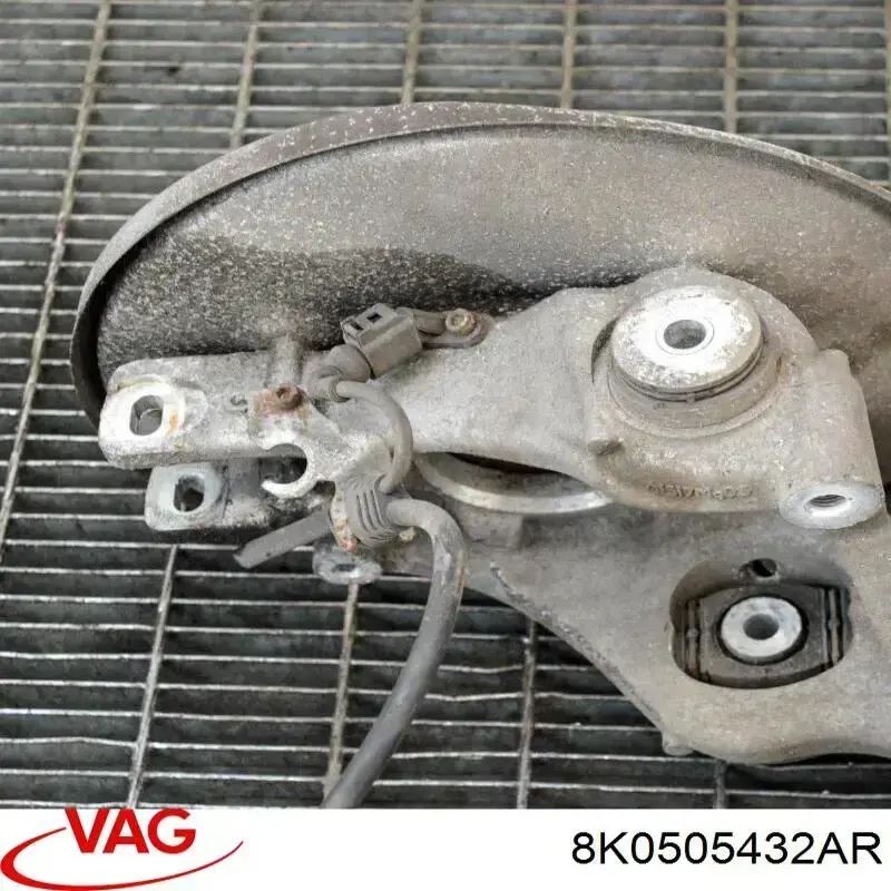 Czop (zwrotnica) tylny prawy VAG 8K0505432AR cena, od 202,61 USD