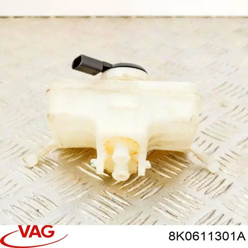 Zbiorniczek głównego cylindra hamulcowego (płynu hamulcowego) Audi A6 C7 sedana (4G2, 4GC) (2010 - 2019) cena, od 73,88 USD