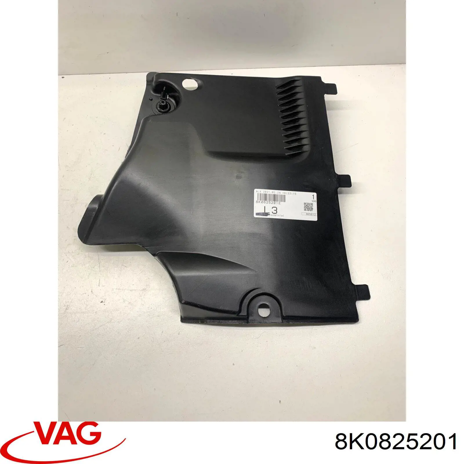 Osłona podłogi przednia lewa VAG 8K0825201 cena, od 10,52 USD