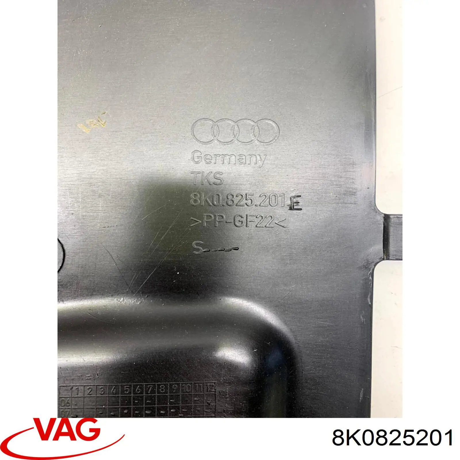 Do koszyka 8K0825201 VAG Osłona podłogi przednia lewa