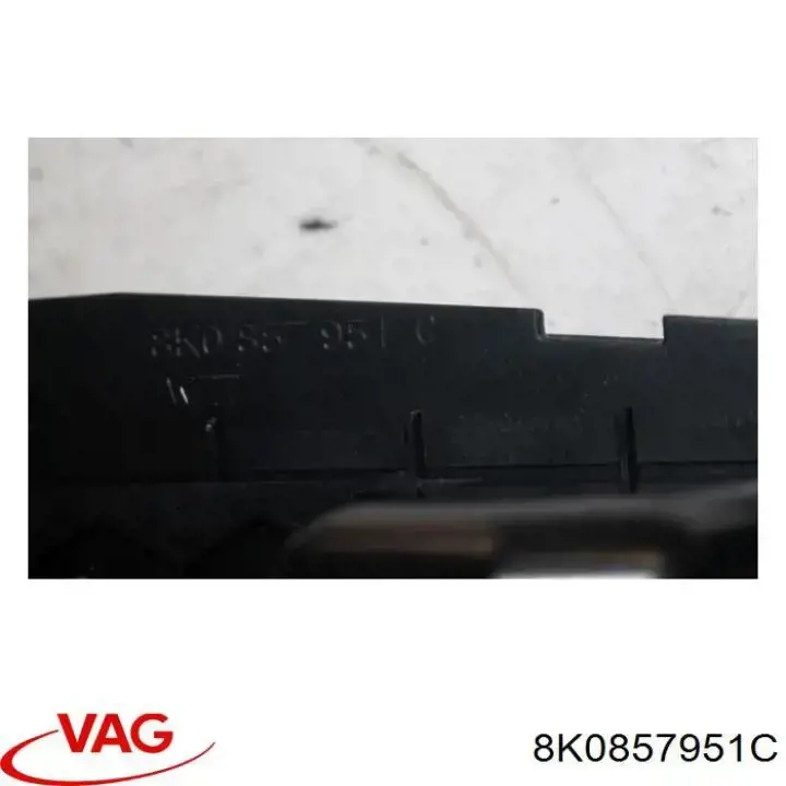 Do koszyka 8K0857951C VAG Popielniczka w konsoli środkowej