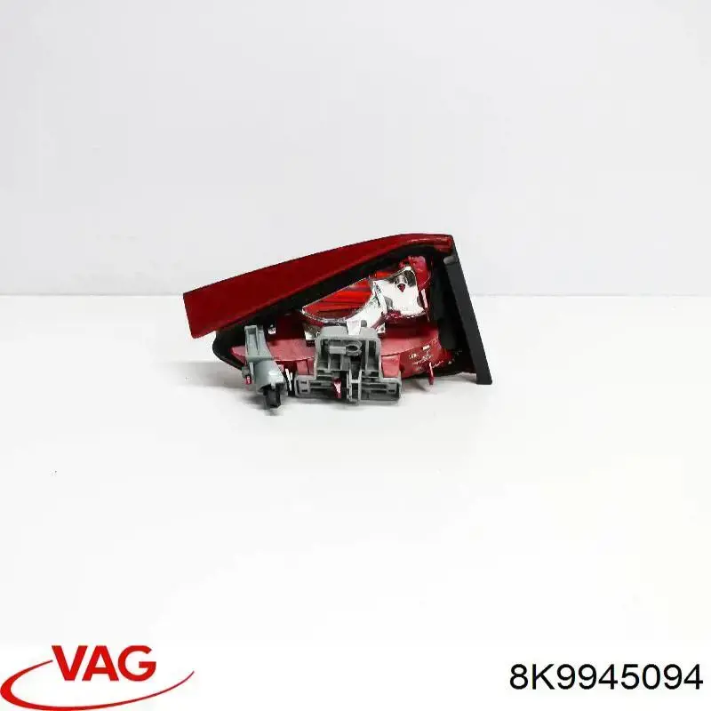 Lampa zespolona tylna prawa wewnętrzna VAG 8K9945094 cena, od 102,15 USD