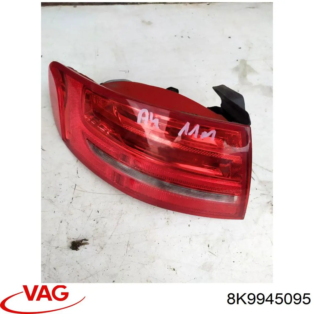 Do koszyka 8K9945095 VAG Lampa zespolona tylna lewa zewnętrzna