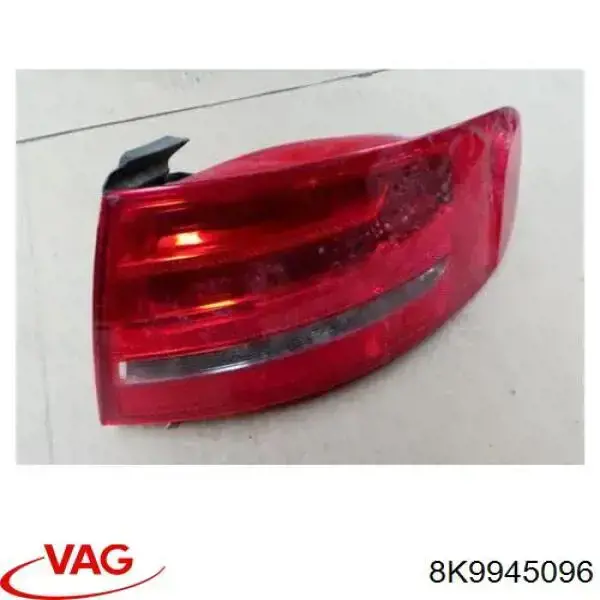 Lampa zespolona tylna prawa zewnętrzna VAG 8K9945096 cena, od 78,14 USD
