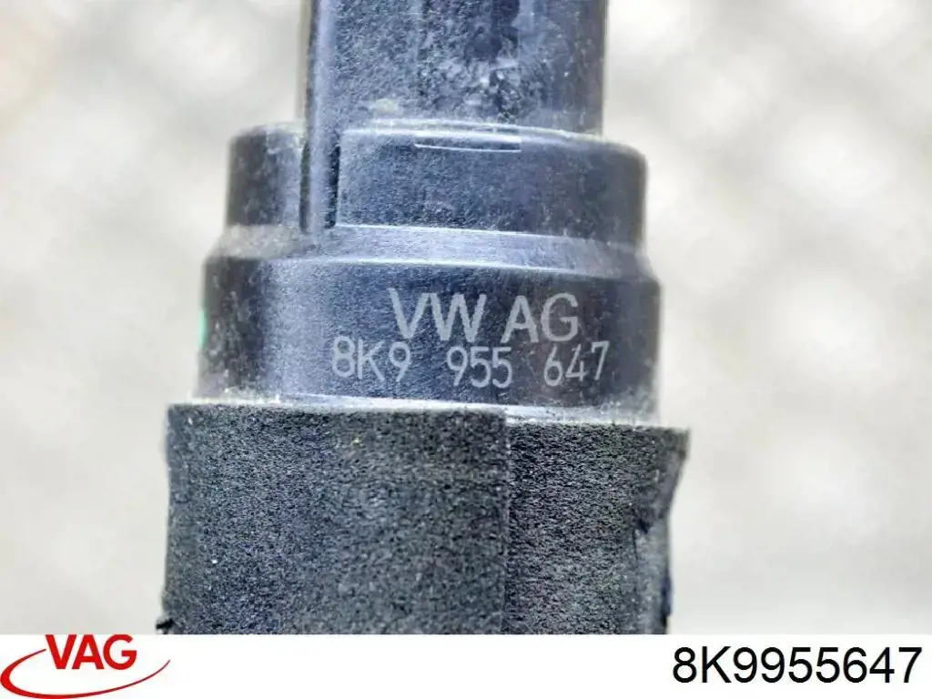 Do koszyka 8K9955647 VAG Pompka spryskiwacza szyby przedniej
