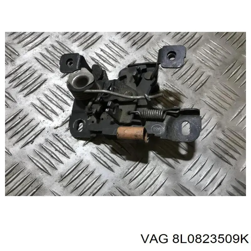 Zamek maski VAG 8L0823509K cena, od 51,32 USD