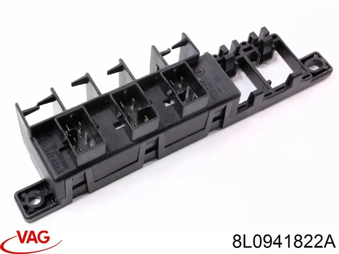 Skrzynka bezpieczników do Volkswagen Passat B5 3B3