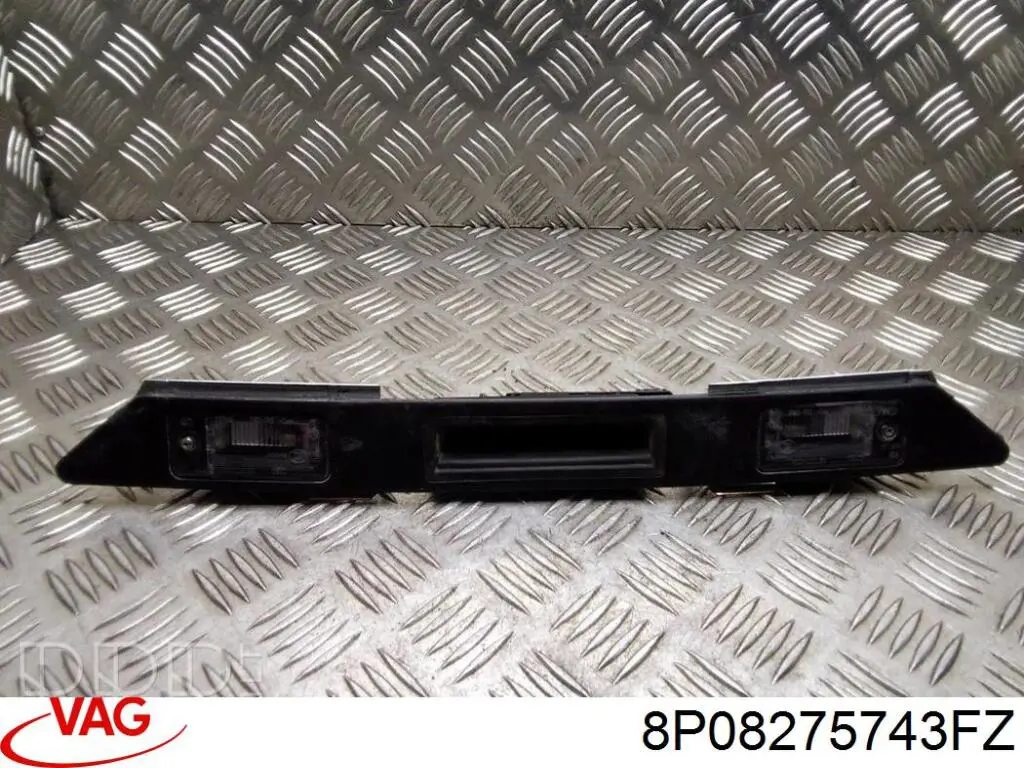 8P08275743FZ VAG Nakładka klapy bagażnika
