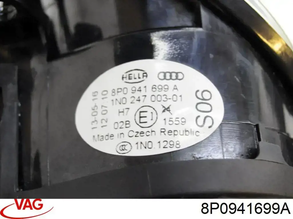 Lampa przeciwmgielna lewa 8P0941699A VAG