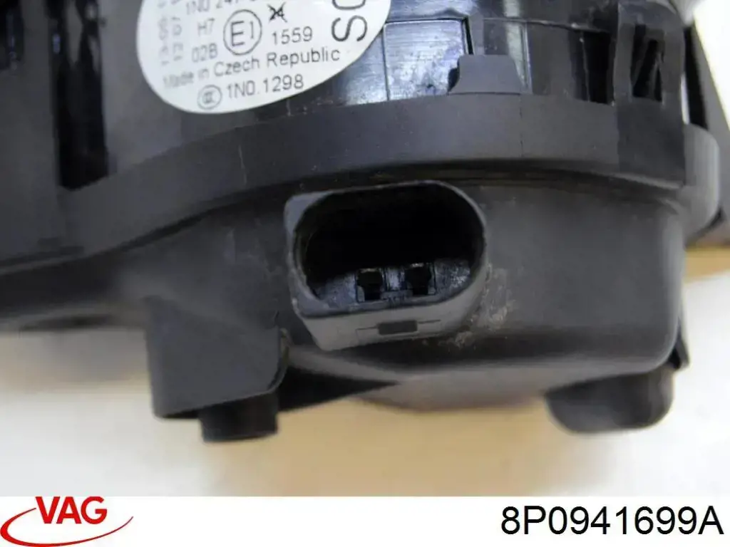 Lampa przeciwmgielna lewa VAG 8P0941699A cena, od 77,66 USD