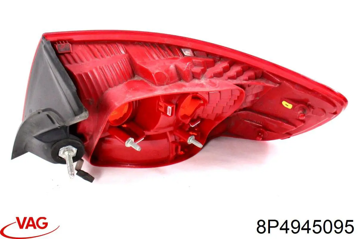 Lampa zespolona tylna lewa zewnętrzna VAG 8P4945095 cena, od 71,46 USD