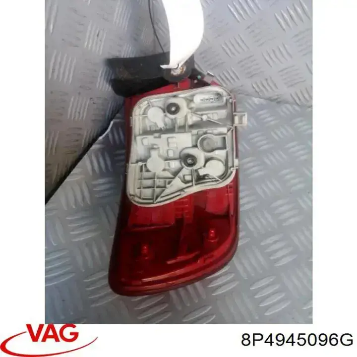 Do koszyka 8P4945096G VAG Lampa zespolona tylna prawa zewnętrzna