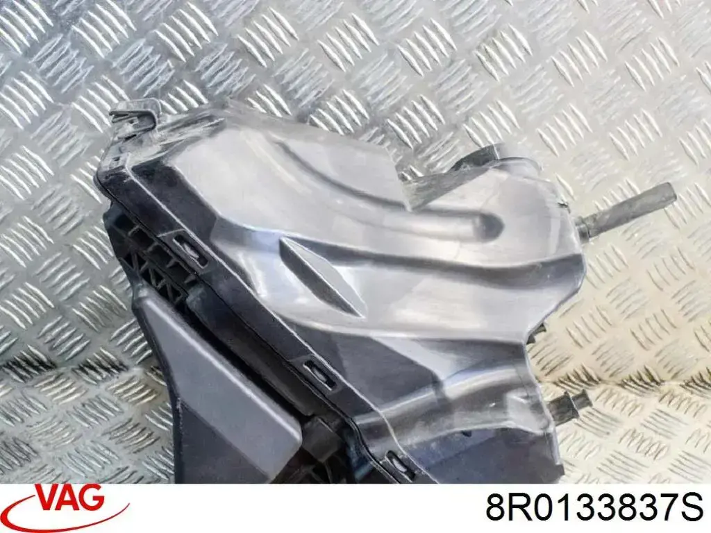 Do koszyka 8R0133837S VAG Obudowa filtra powietrza