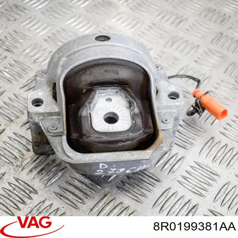 Poduszka (podpora) silnika prawa 8R0199381AA Porsche