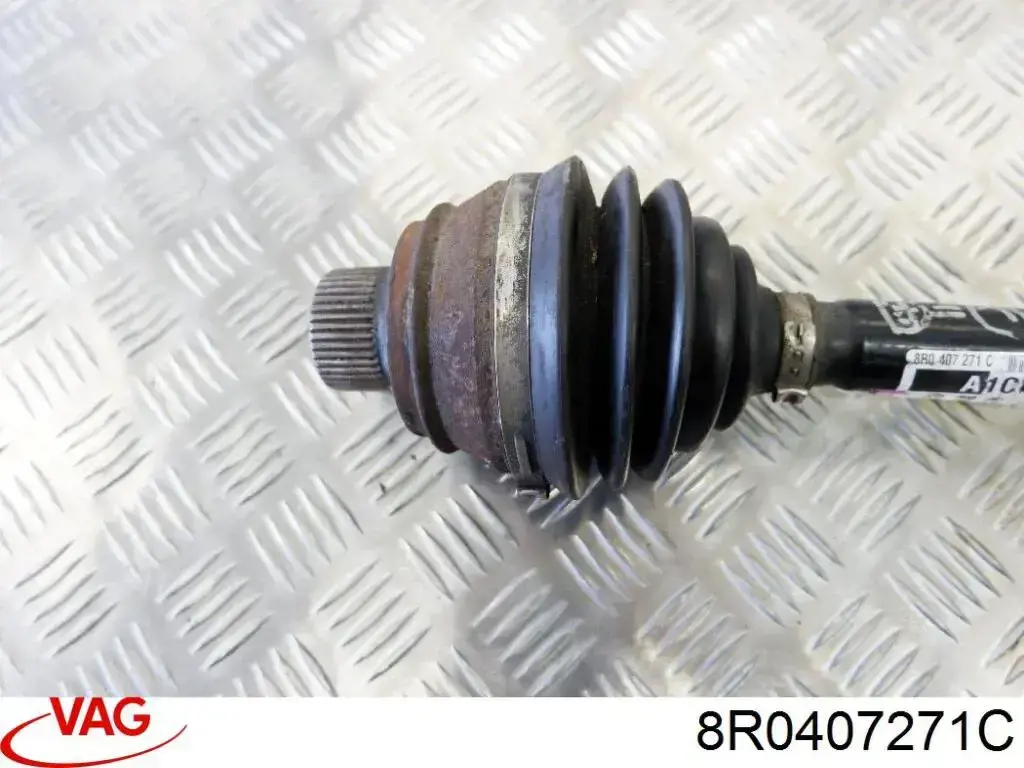 Półoś napędowa przednia 8R0407271C VAG