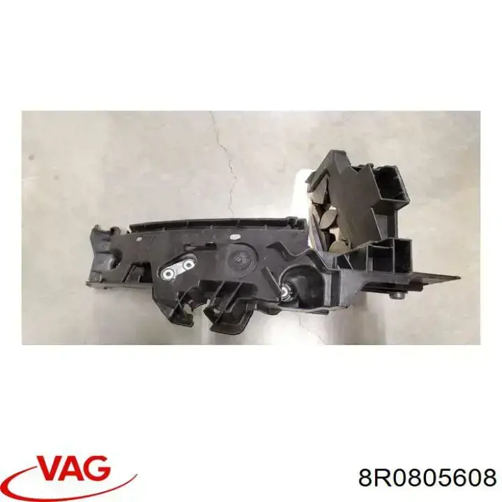 8R0805608 VAG Wspornik (adapter) mocowania reflektora przedniego prawego