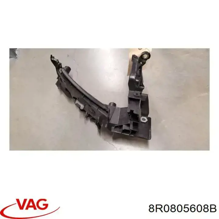Wspornik (adapter) mocowania reflektora przedniego prawego VAG 8R0805608B cena, od 36,98 USD