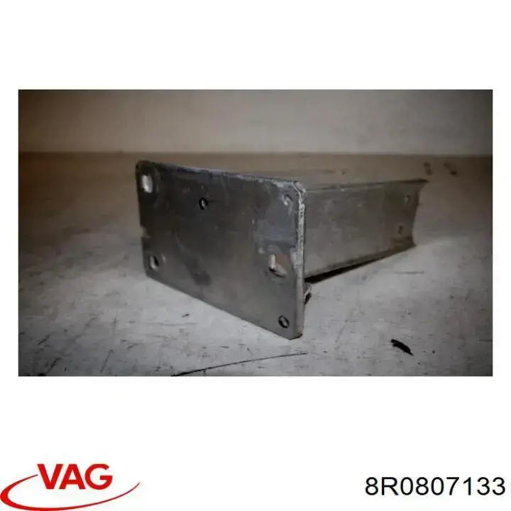 8R0807133 VAG Wspornik wzmocnienia zderzaka przedniego