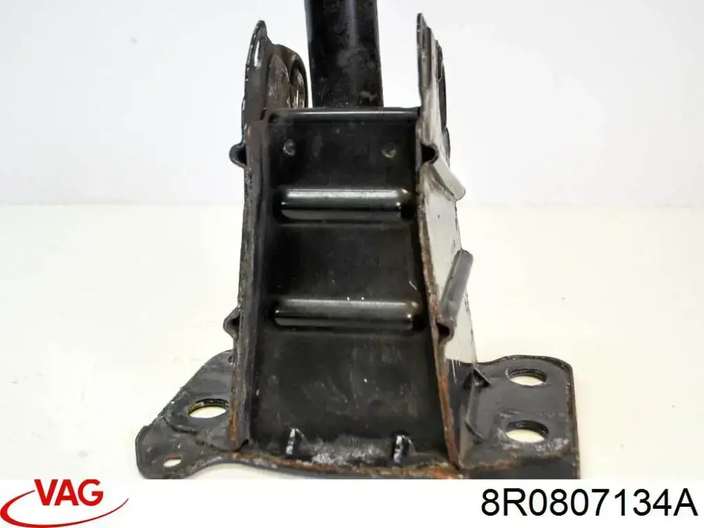 Wspornik wzmocnienia zderzaka przedniego VAG 8R0807134A cena, od 79,02 USD