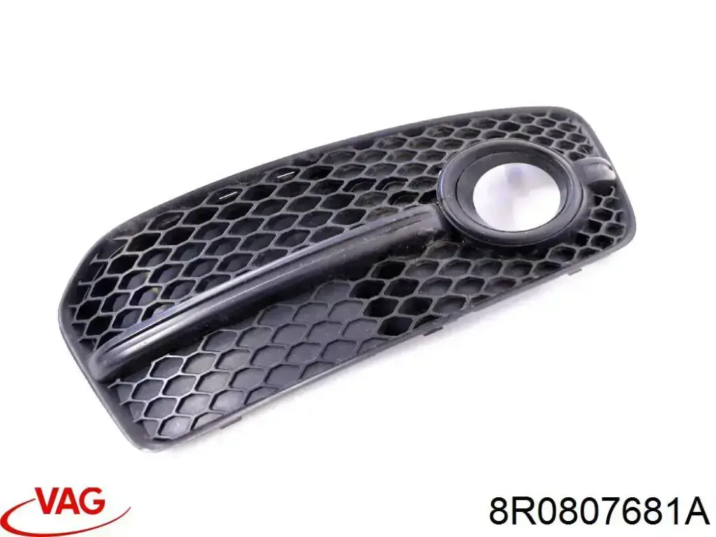 8R0807681A VAG Zaślepka (kratki) lamp przeciwmgielnych zderzaka przedniego lewa