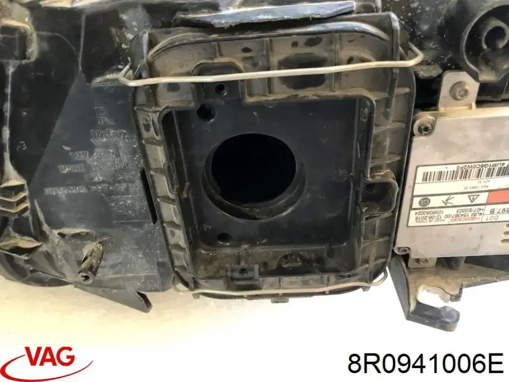 Reflektor prawy ZAD111600R Signeda