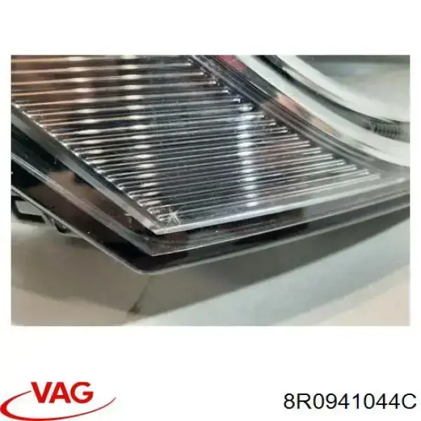 Reflektor prawy VAG 8R0941044C cena, od 404,09 USD