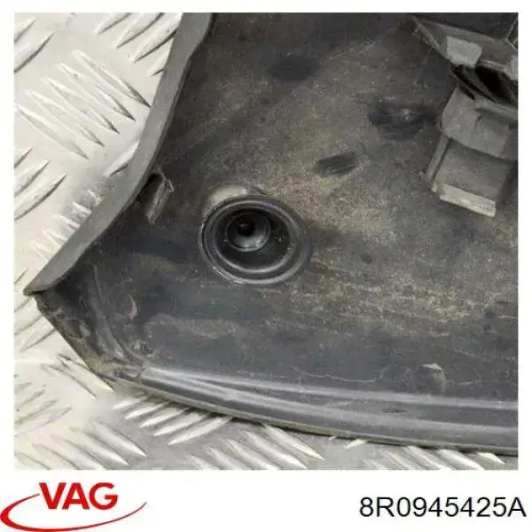 Nakładka lampy zespolonej tylnej lewej VAG 8R0945425A cena, od 7,84 USD
