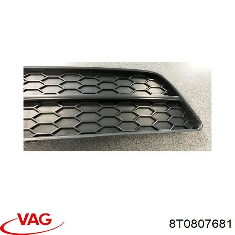 Kratka zderzaka przedniego lewa VAG 8T0807681 cena, od 28,00 USD