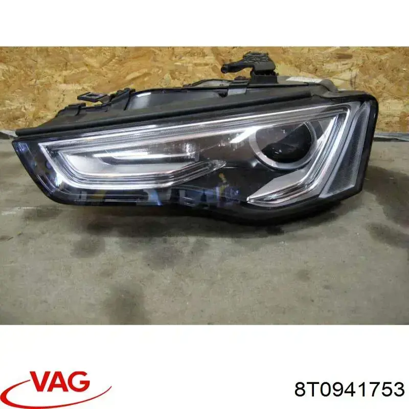 8T0941753 VAG Reflektor lewy
