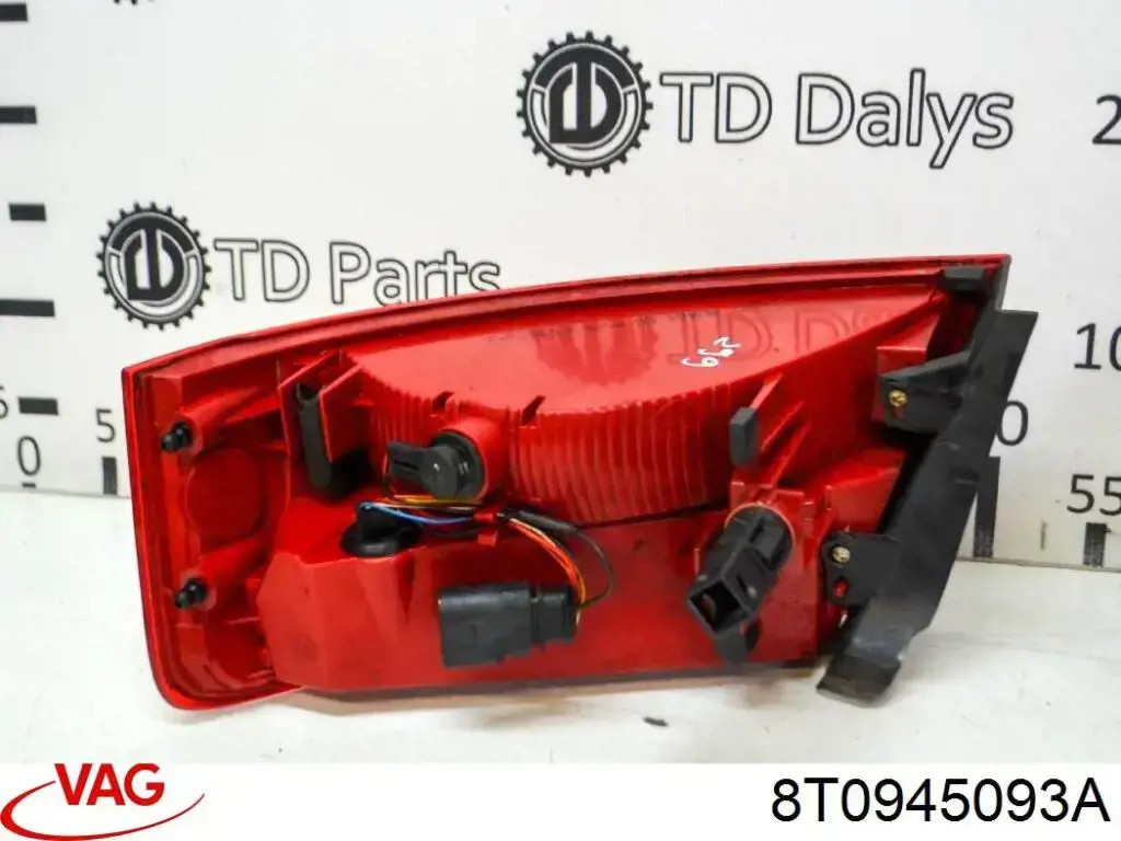 8T0945093A VAG Lampa zespolona tylna lewa wewnętrzna