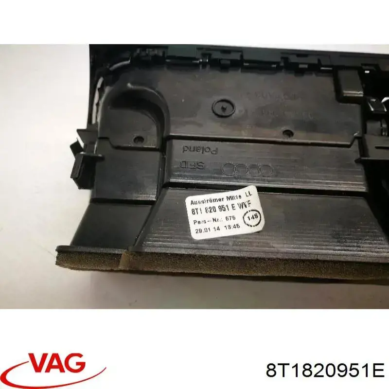 Kratka wentylacji wnętrza na "torpedo" VAG 8T1820951E cena, od 62,99 USD