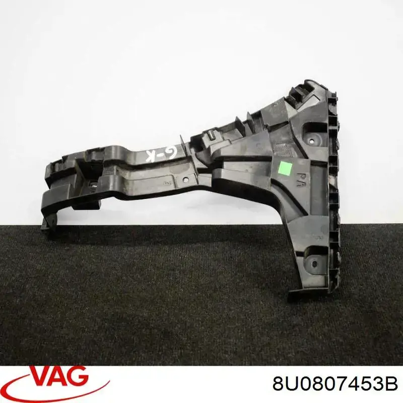Prowadnica zderzaka tylnego lewa VAG 8U0807453B cena, od 61,11 USD