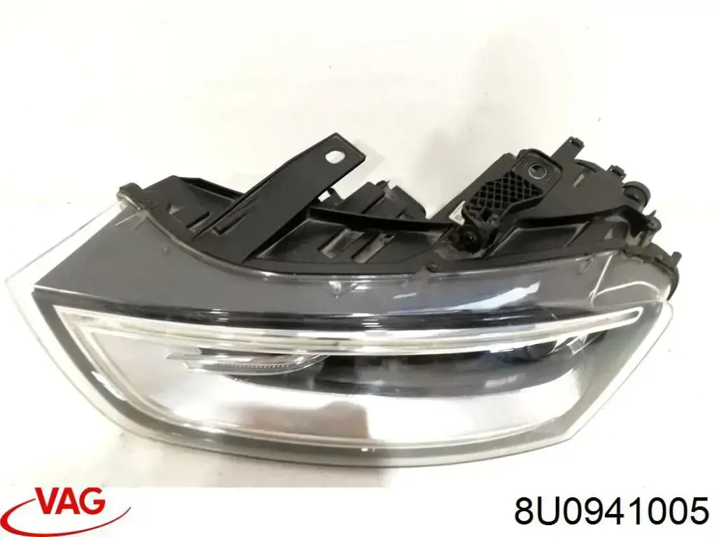 8U0941005 VAG Reflektor lewy