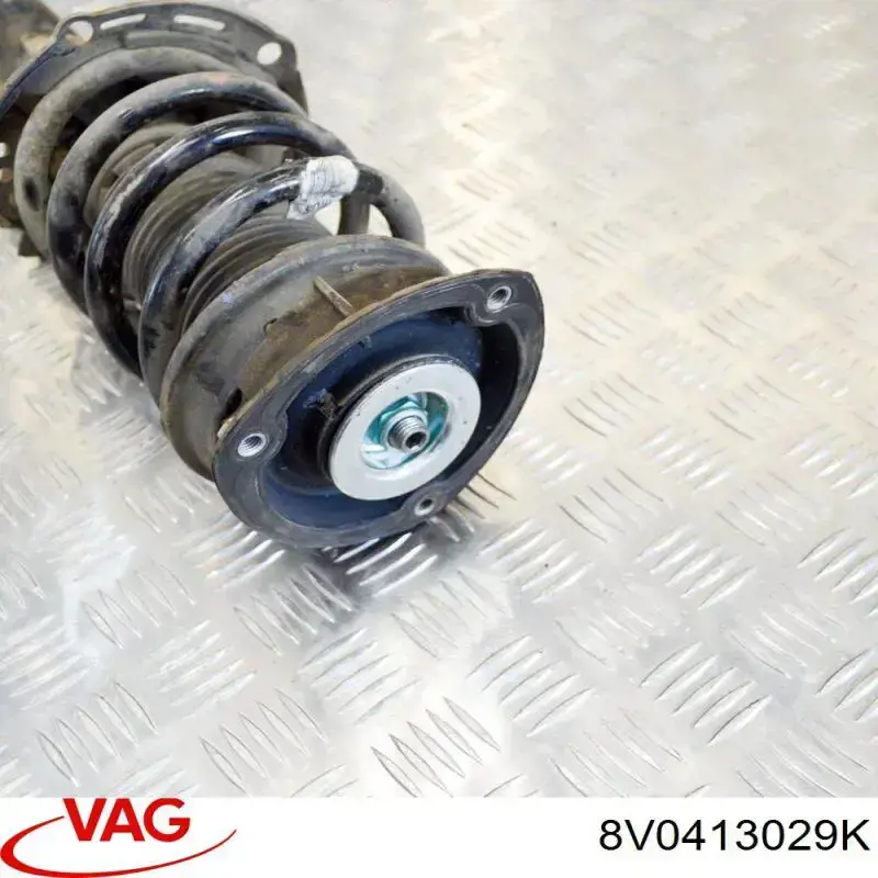 Amortyzator przedni VAG 8V0413029K cena, od 53,48 USD