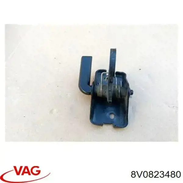 8V0823480 VAG Zamek maski