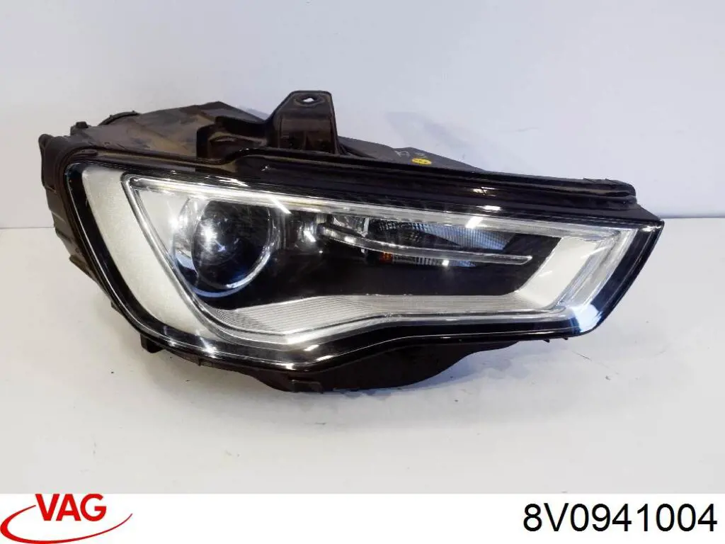 8V0941004 VAG reflektor prawy