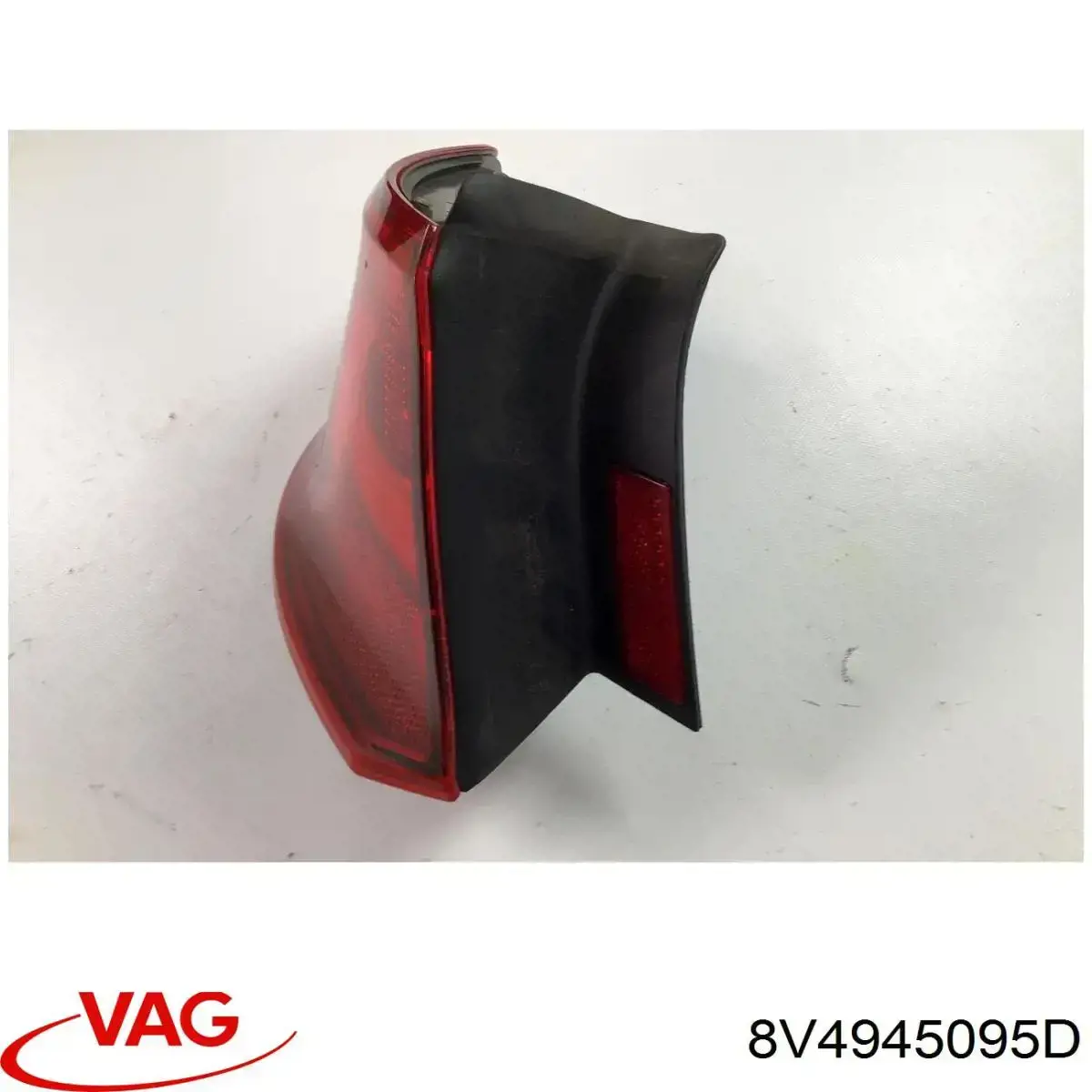 Lampa zespolona tylna lewa zewnętrzna VAG 8V4945095D cena, od 221,33 USD