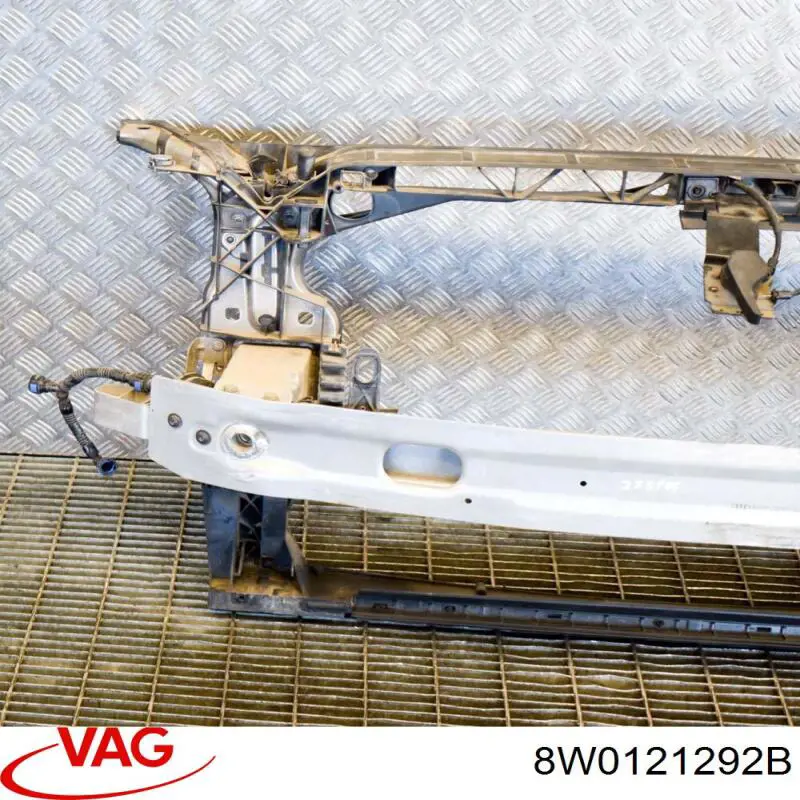 Kierownica powietrza/deflektor chłodnicy górna VAG 8W0121292B cena, od 18,90 USD