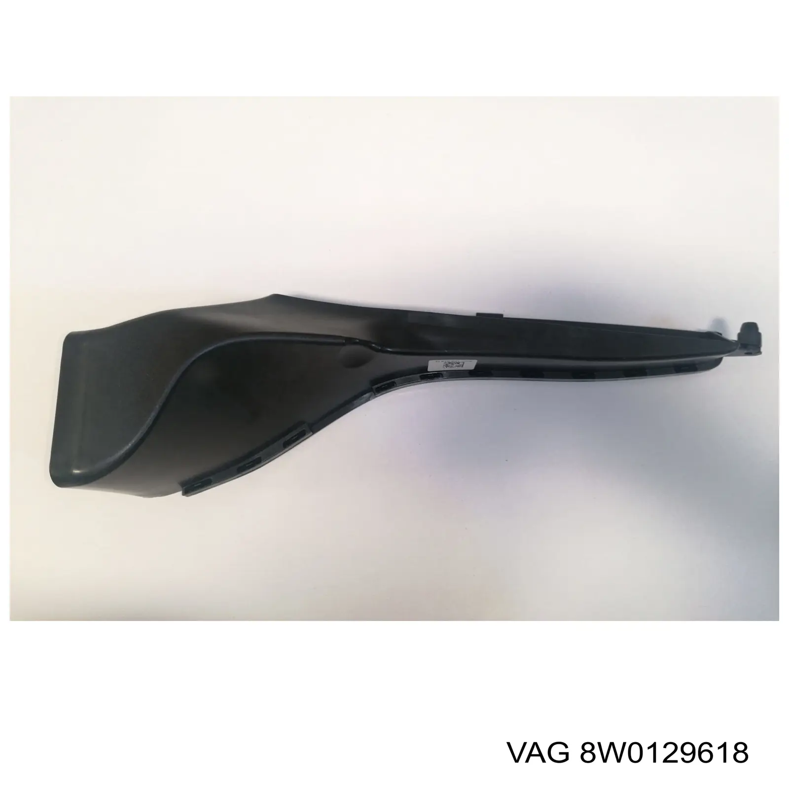 Do koszyka 8W0129618 VAG Króciec powietrza, wlot filtra powietrznego