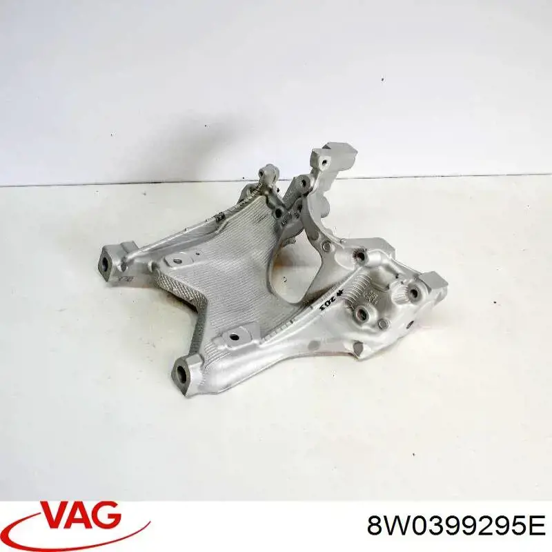 Wspornik przedniej belki VAG 8W0399295E cena, od 93,64 USD