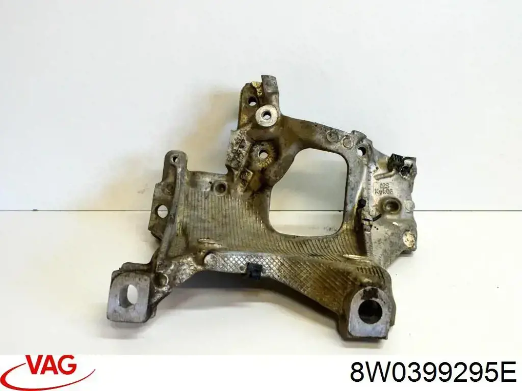 Do koszyka 8W0399295E VAG Wspornik przedniej belki
