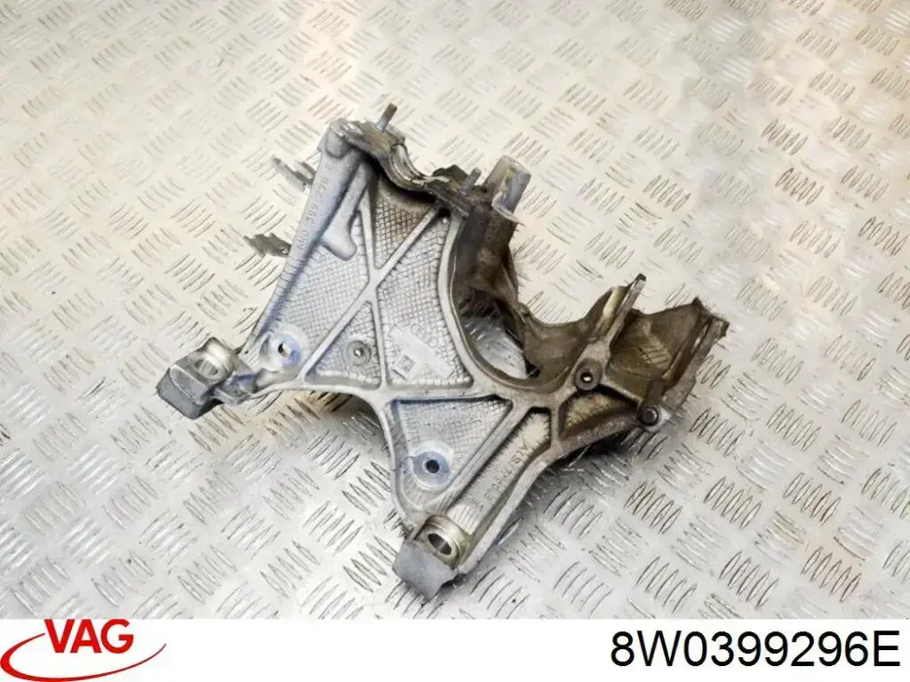 Wspornik przedniej belki VAG 8W0399296E cena, od 125,99 USD
