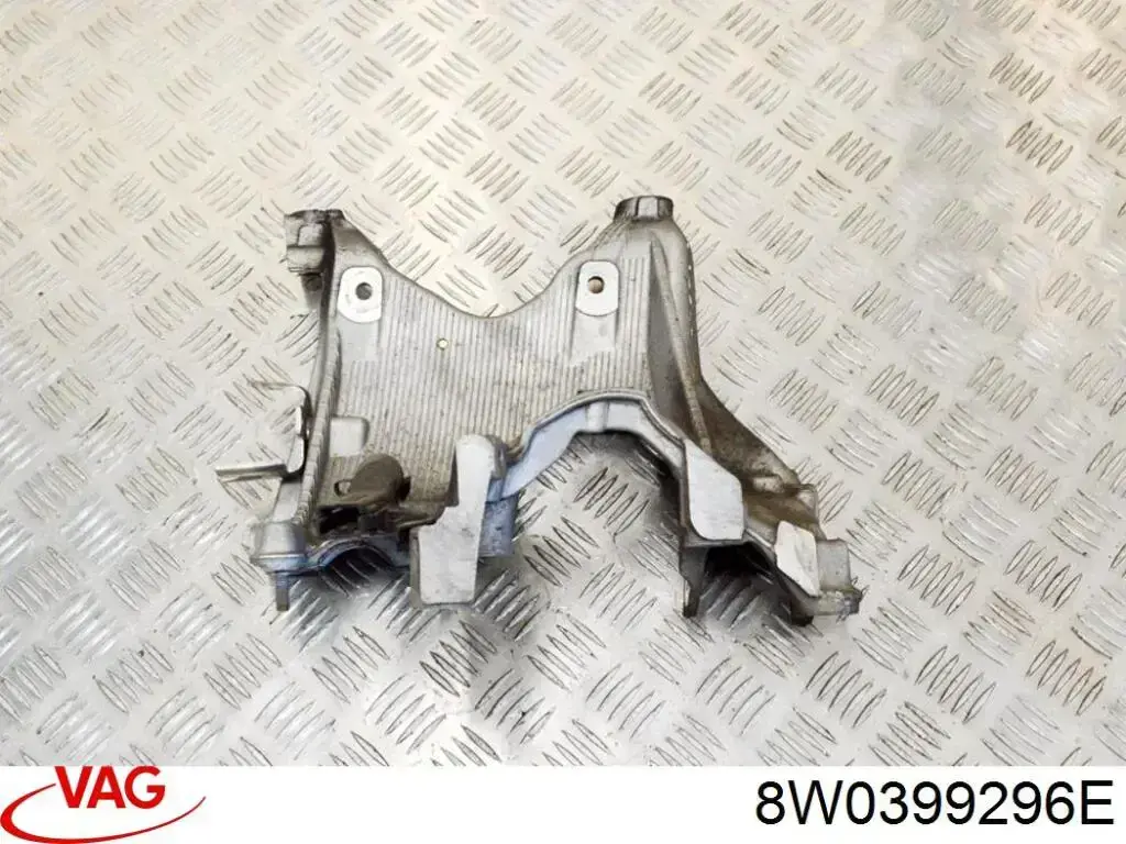 Do koszyka 8W0399296E VAG Wspornik przedniej belki