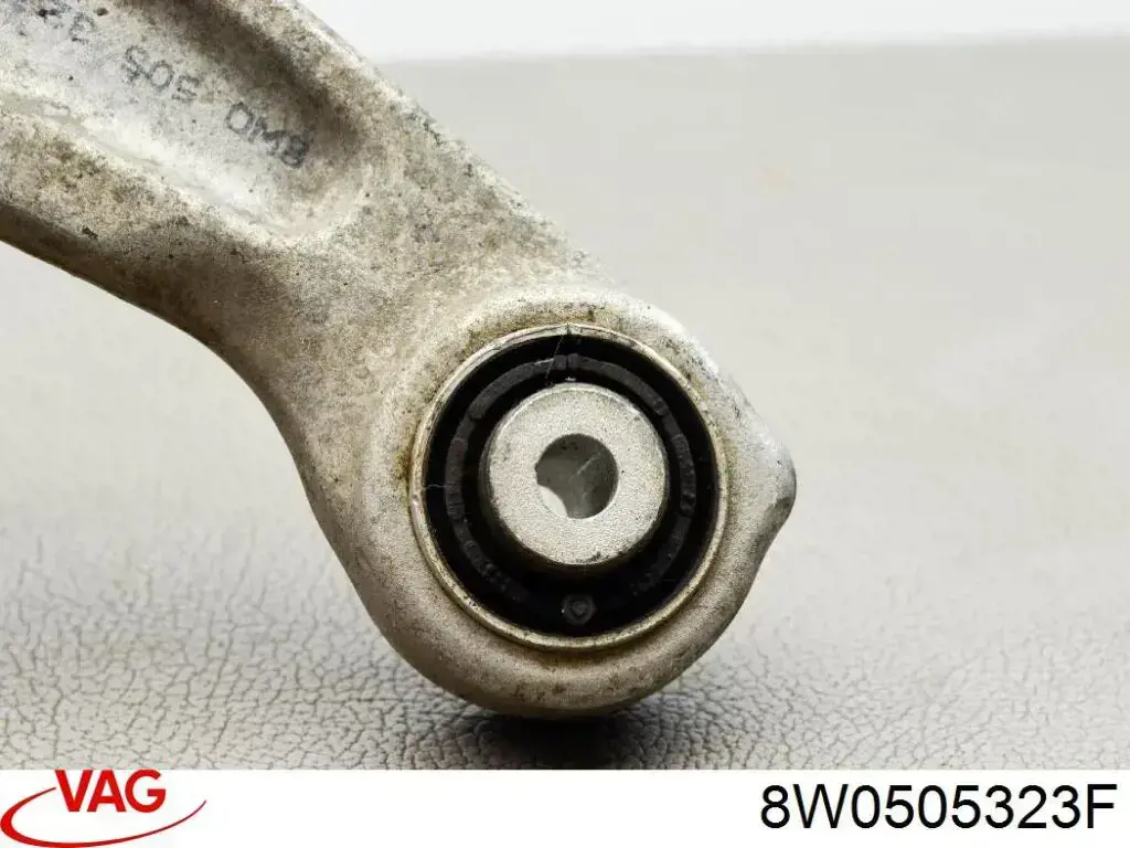 Do koszyka 8W0505323F VAG Wahacz zawieszenia tylnego górny lewy