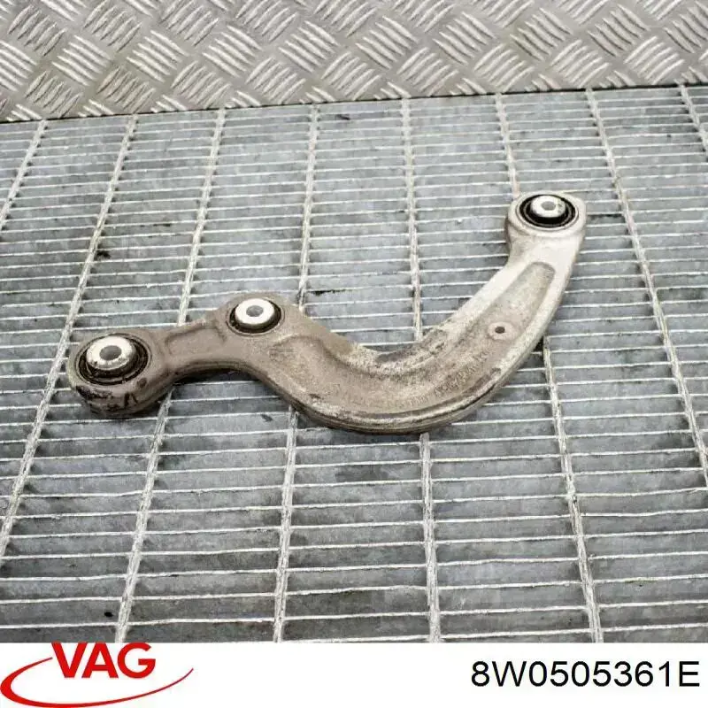 Do koszyka 8W0505361E VAG Wahacz zawieszenia tylnego dolny lewy