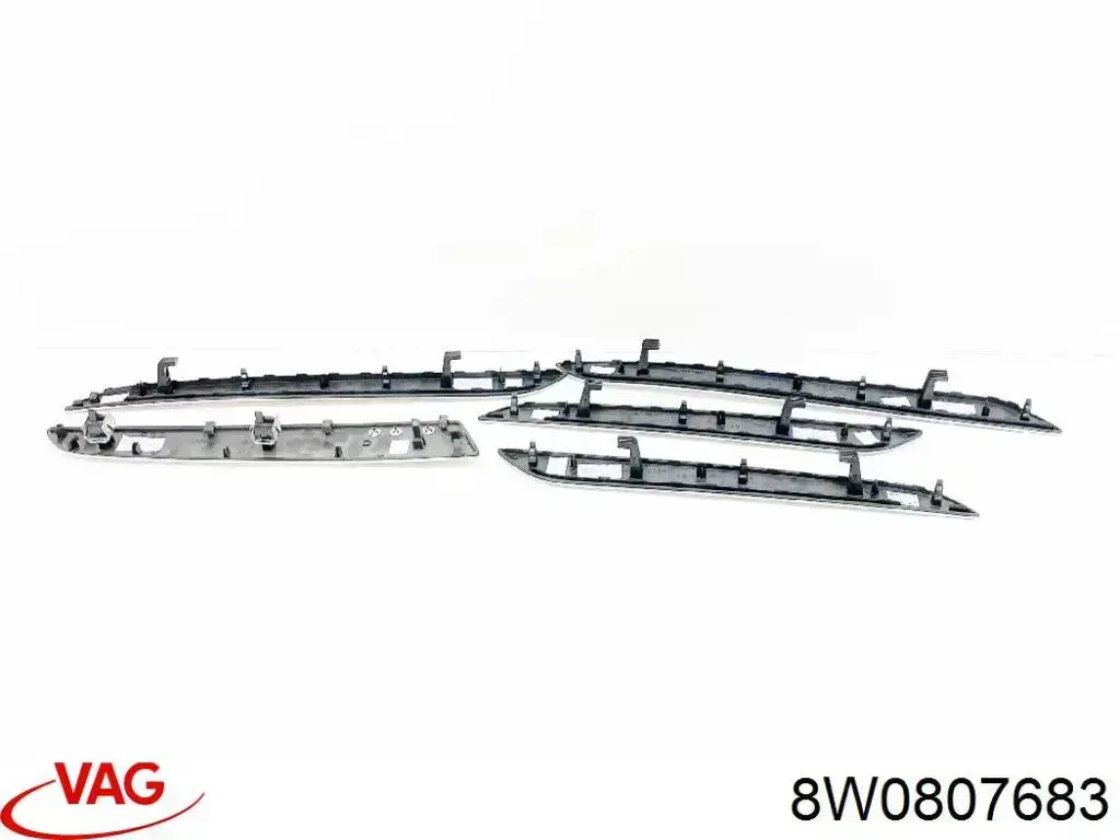 Kratka zderzaka przedniego środkowa VAG 8W0807683 cena, od 18,40 USD
